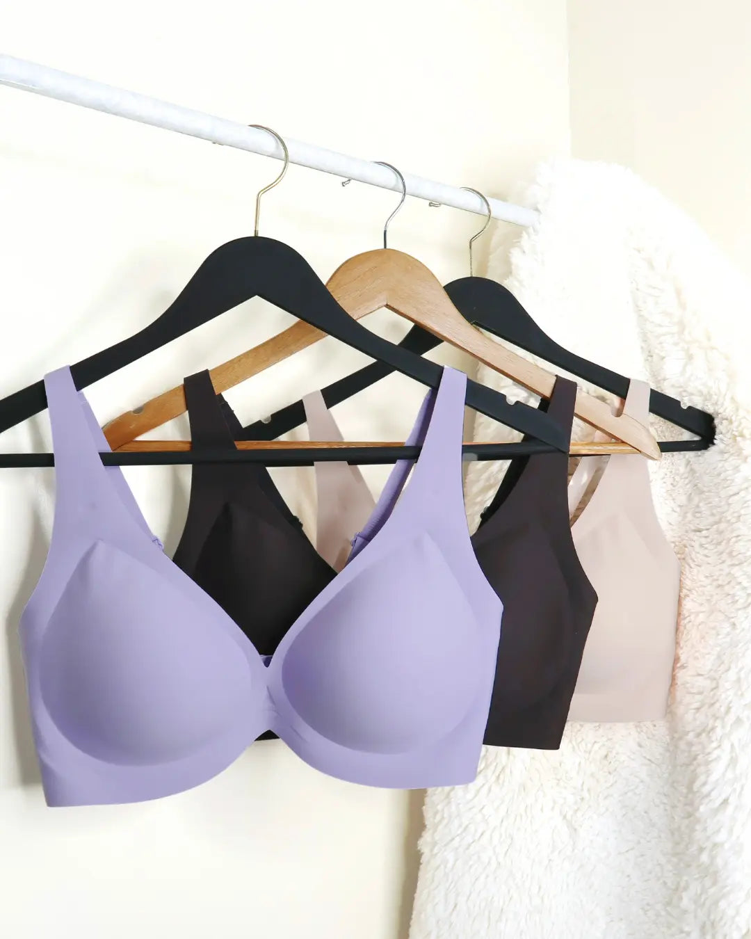 LINBEY UltraSoft Seamless Bra – Wireless Comfort | Breathable & Lightweight (LIAN - plunge) LINBEY